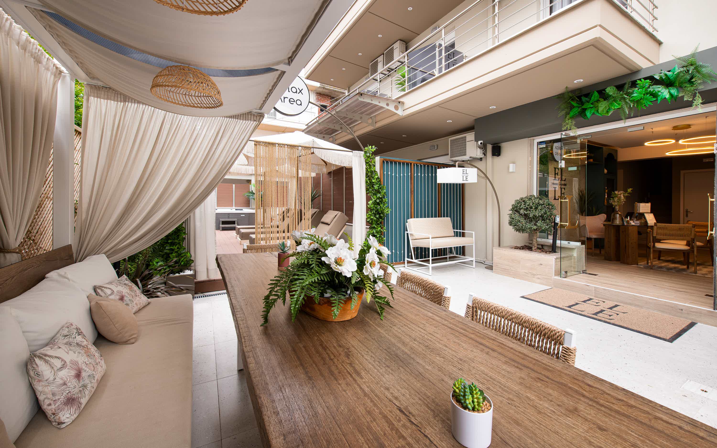 Elle Rooms & Suites